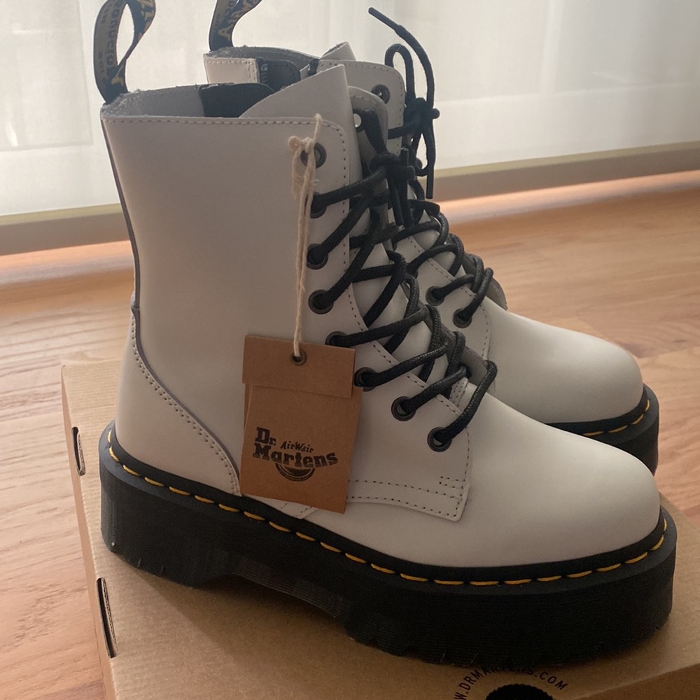 NWT & Box Dr. Martens JADON WHITE POLiSHED SMOOTH BOOTS - Picture 8 of 8